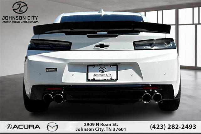Photo of 2017 Summit White Chevrolet Camaro