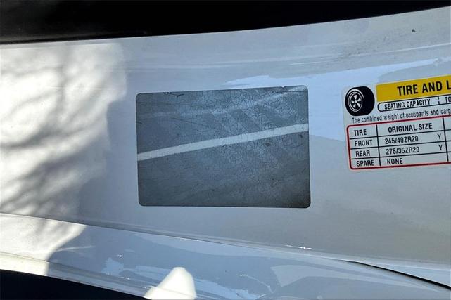 Photo of 2017 Summit White Chevrolet Camaro