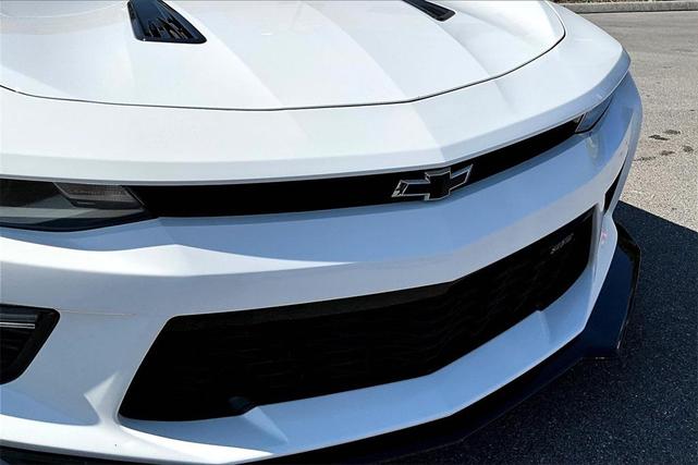 Photo of 2017 Summit White Chevrolet Camaro