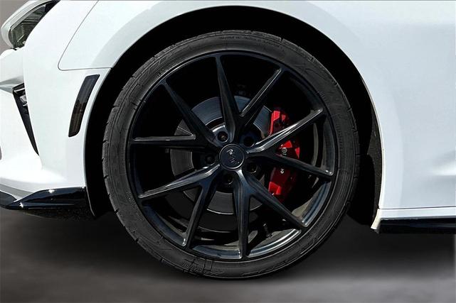 Photo of 2017 Summit White Chevrolet Camaro