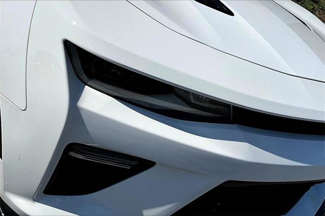 Photo of 2017 Summit White Chevrolet Camaro