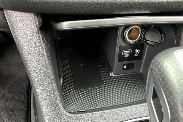 Photo of 2020 Black Noir Pearl Hyundai Elantra GT