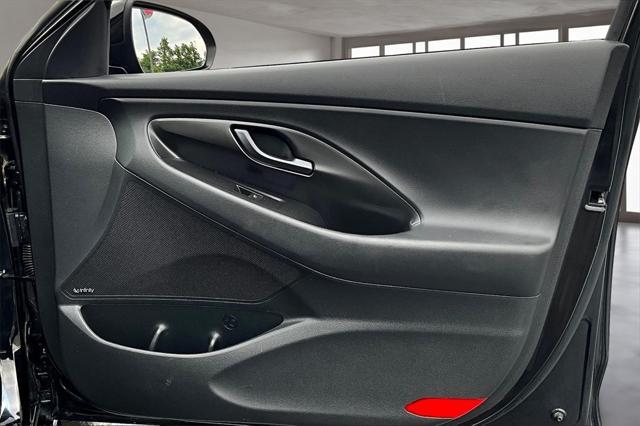 Photo of 2020 Black Noir Pearl Hyundai Elantra GT