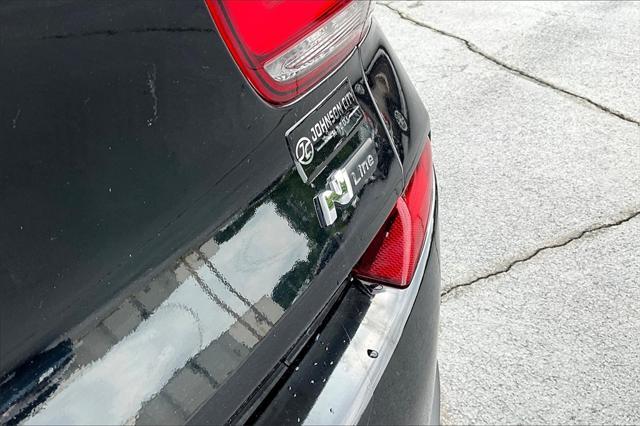 Photo of 2020 Black Noir Pearl Hyundai Elantra GT