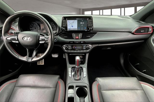 Photo of 2020 Black Noir Pearl Hyundai Elantra GT