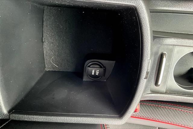 Photo of 2020 Black Noir Pearl Hyundai Elantra GT