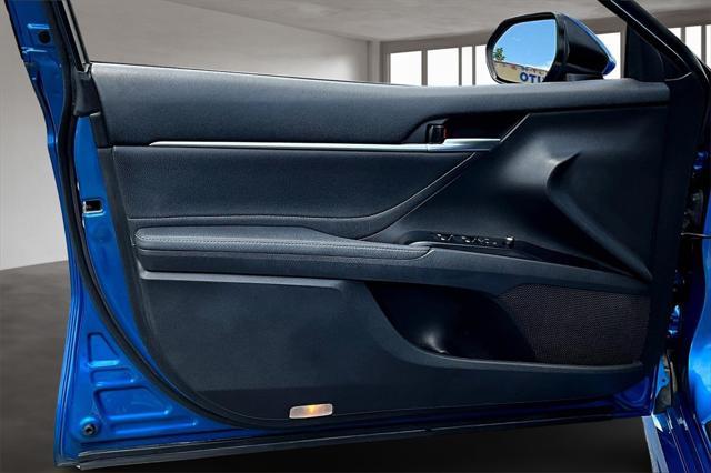 Photo of 2018 Blue Toyota Camry