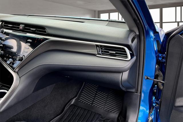 Photo of 2018 Blue Toyota Camry