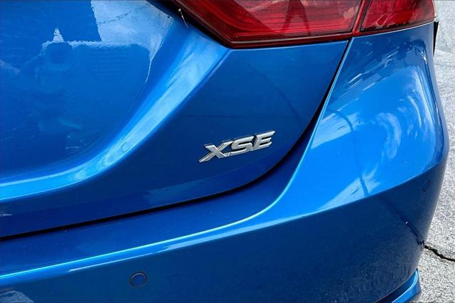 Photo of 2018 Blue Toyota Camry