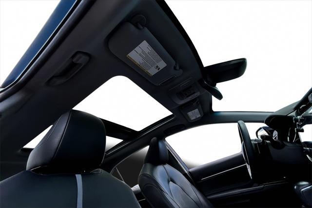 Photo of 2018 Blue Toyota Camry