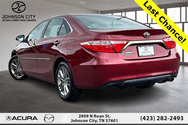 Photo of 2016 Maroon Toyota Camry