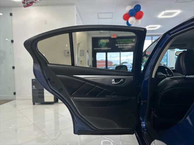 Photo of 2018 Blue INFINITI Q50
