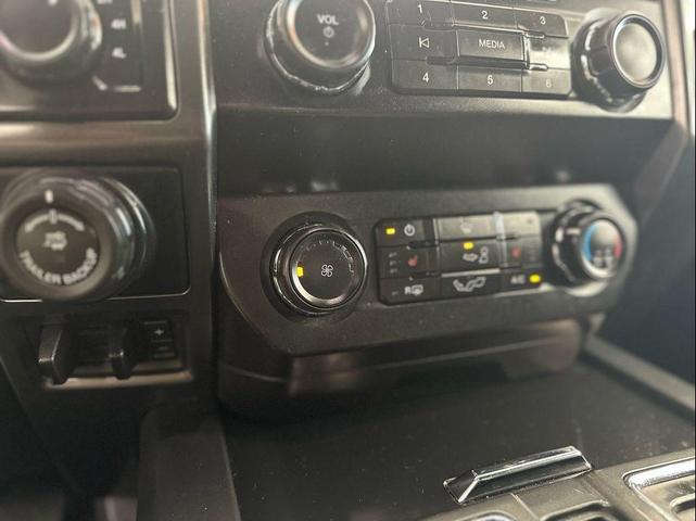 Photo of 2019 Oxford White Ford F-150