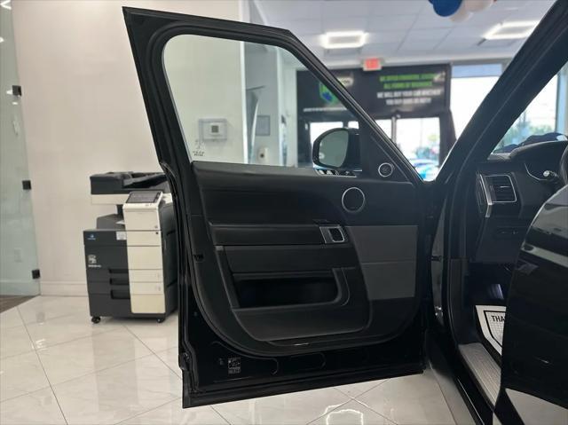 Photo of 2020 Black Land Rover Range Rover Sport