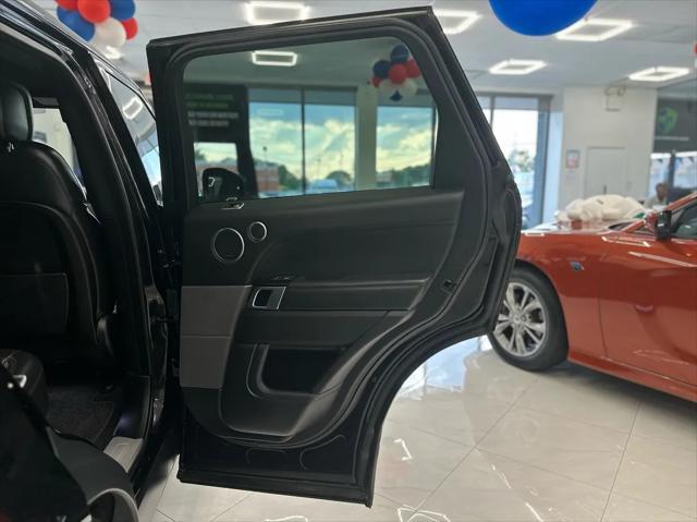 Photo of 2020 Black Land Rover Range Rover Sport