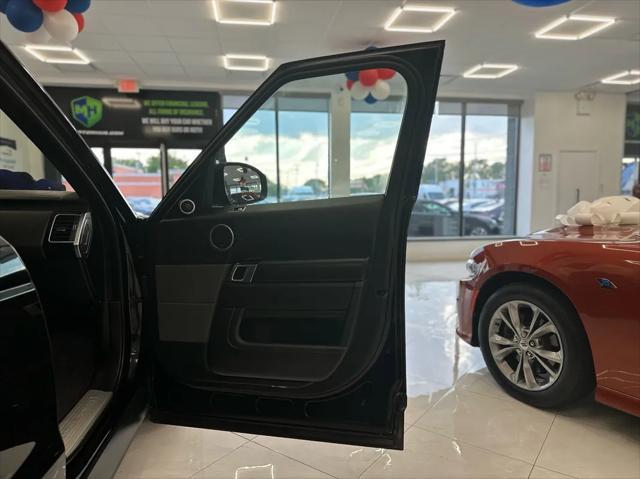 Photo of 2020 Black Land Rover Range Rover Sport