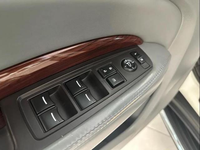 Photo of 2015 White Acura MDX