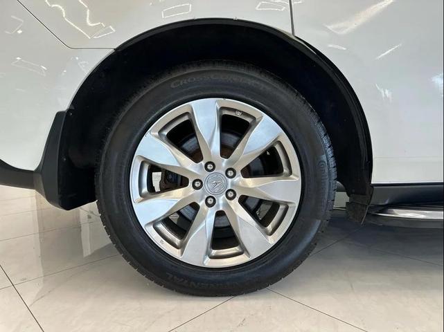 Photo of 2015 White Acura MDX