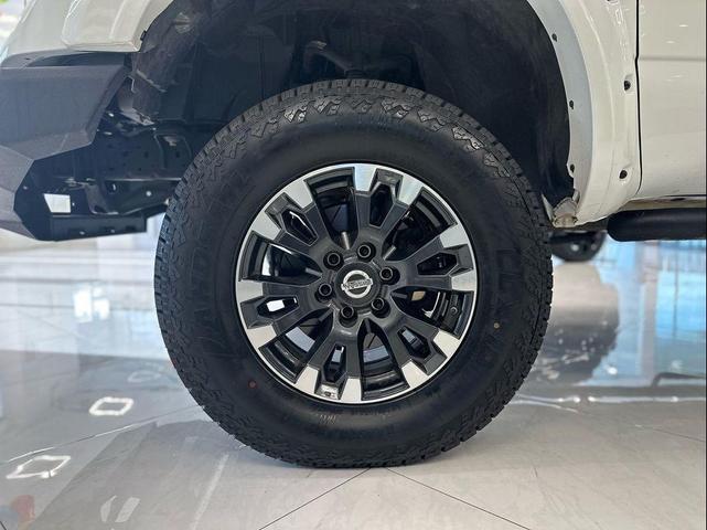 Photo of 2019 Pearl White Nissan Titan