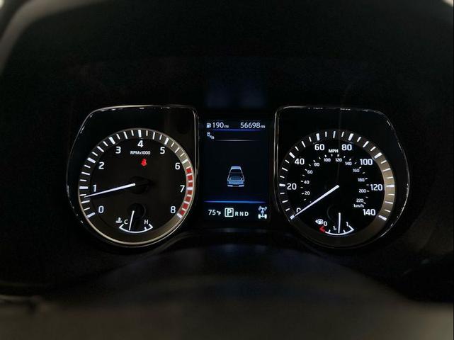 Photo of 2019 Pearl White Nissan Titan
