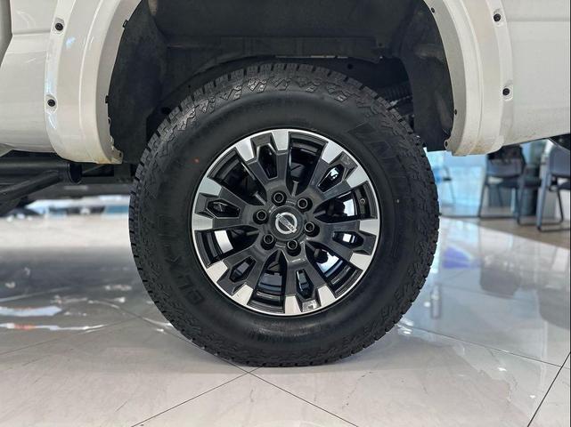 Photo of 2019 Pearl White Nissan Titan