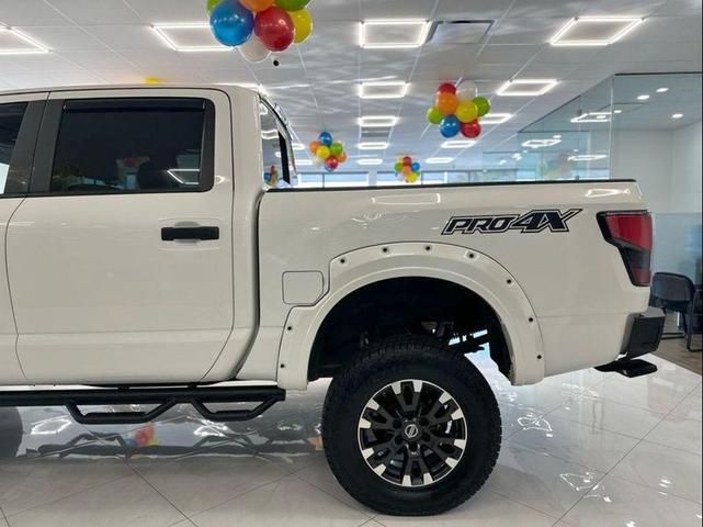 Photo of 2019 Pearl White Nissan Titan