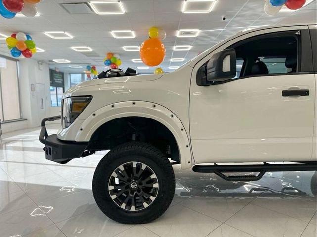 Photo of 2019 Pearl White Nissan Titan