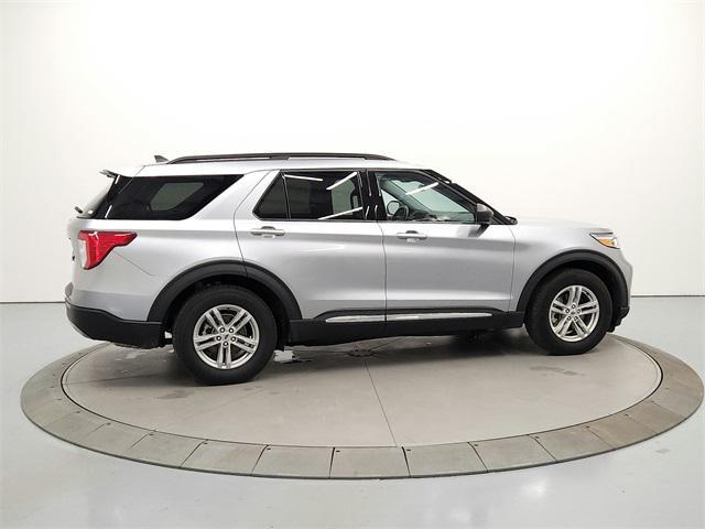 Photo of 2024 Silver Metallic Ford Explorer