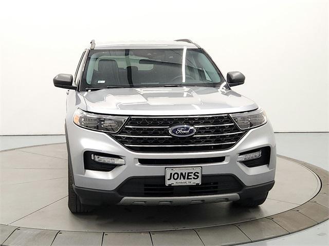 Photo of 2024 Silver Metallic Ford Explorer