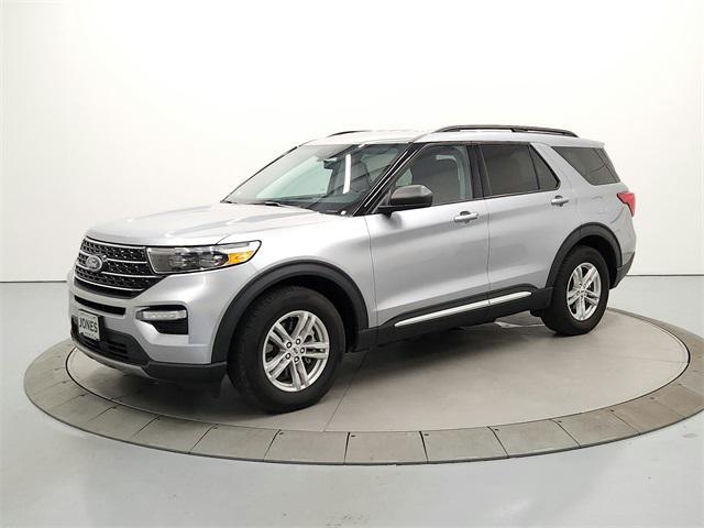 Photo of 2024 Silver Metallic Ford Explorer
