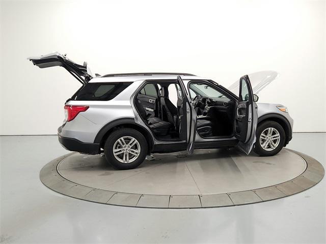 Photo of 2024 Silver Metallic Ford Explorer
