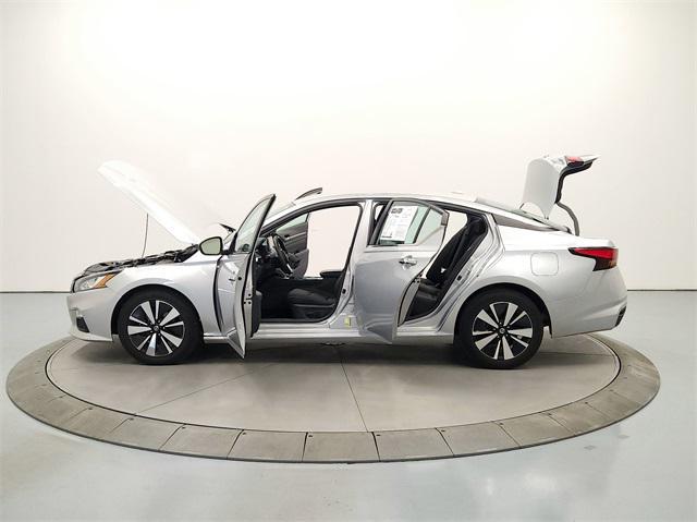 Photo of 2021 Brilliant Silver Metallic Nissan Altima