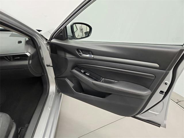 Photo of 2021 Brilliant Silver Metallic Nissan Altima