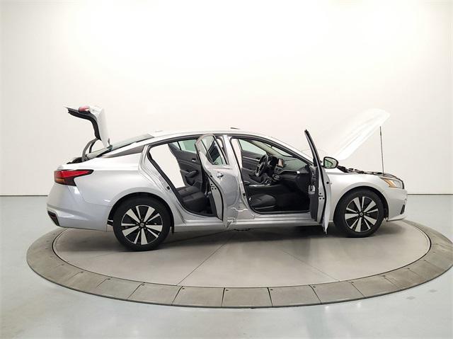 Photo of 2021 Brilliant Silver Metallic Nissan Altima