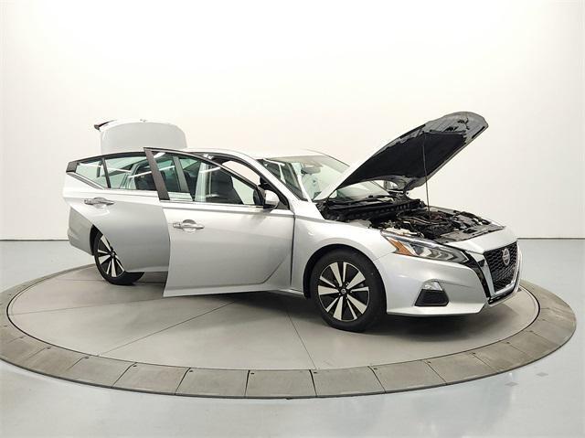 Photo of 2021 Brilliant Silver Metallic Nissan Altima