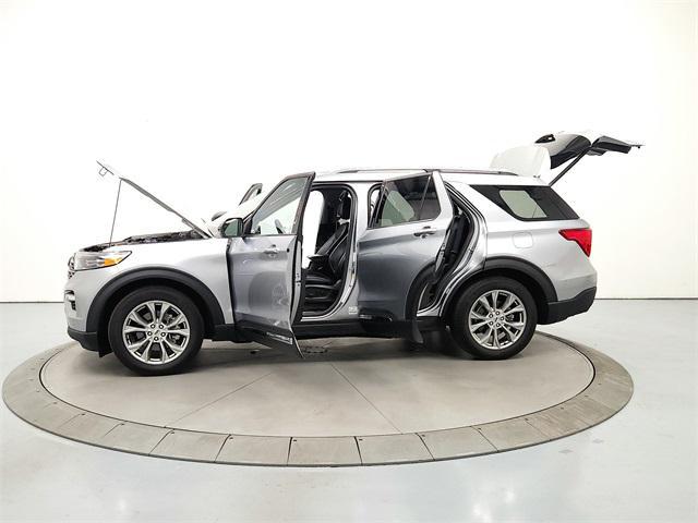Photo of 2024 ICONIC SILVER METALLIC Ford Explorer