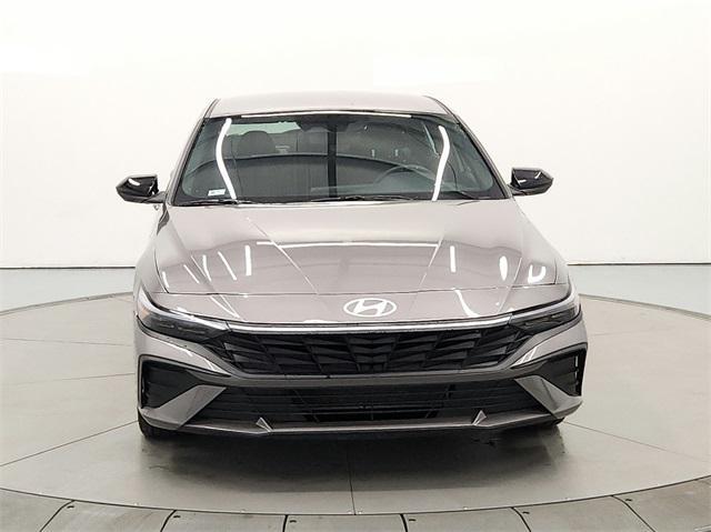 Photo of 2025 Fluid Metal Hyundai ELANTRA