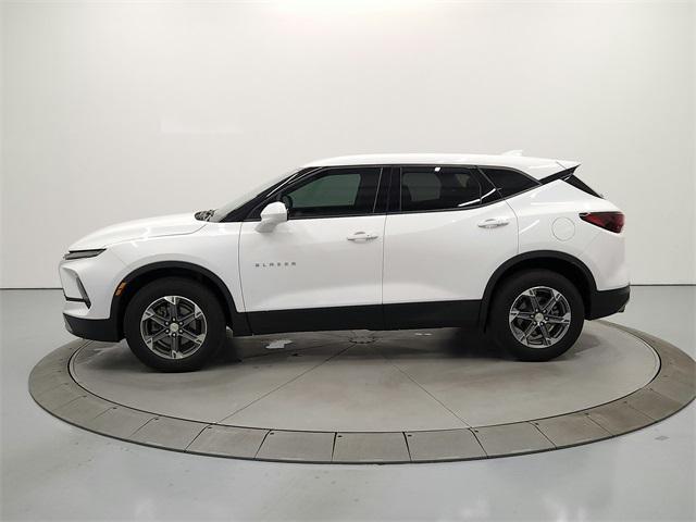 Photo of 2024 Summit White Chevrolet Blazer