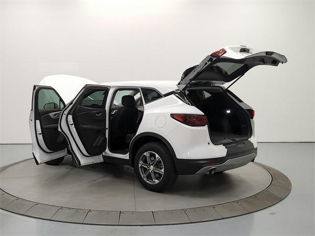 Photo of 2024 Summit White Chevrolet Blazer