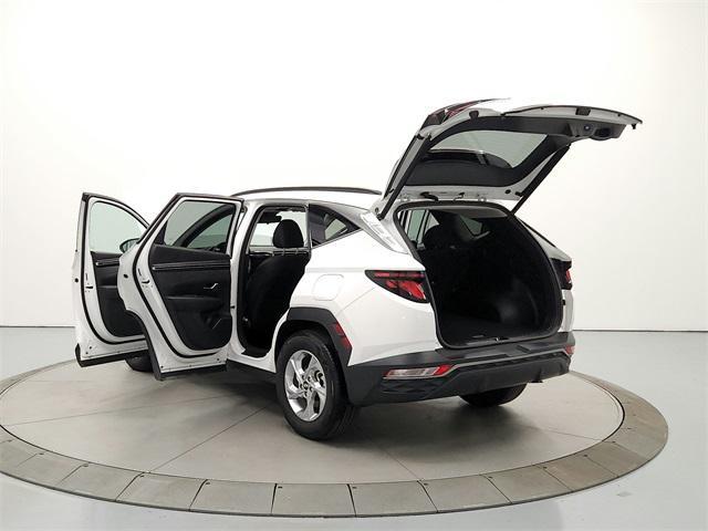 Photo of 2024 White Pearl Hyundai TUCSON
