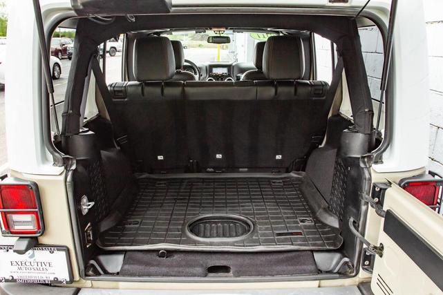 Photo of 2017 TAN Jeep Wrangler Unlimited