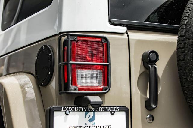 Photo of 2017 TAN Jeep Wrangler Unlimited