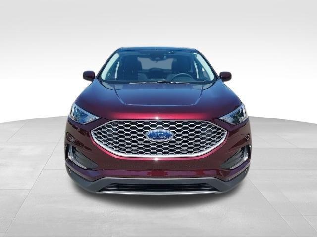 Photo of 2024 Burgundy Velvet Metallic Tinted Clearcoat Ford Edge