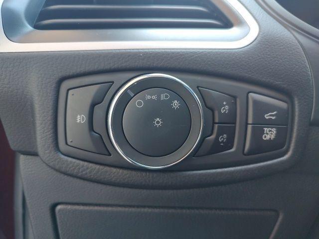 Photo of 2024 Burgundy Velvet Metallic Tinted Clearcoat Ford Edge