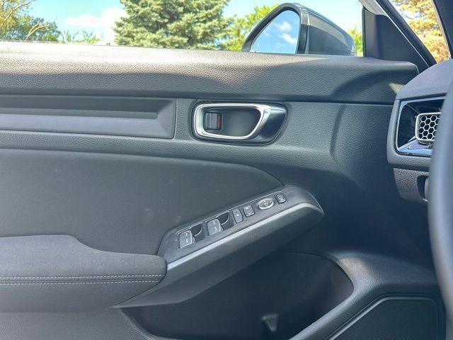 Photo of 2025 Platinum Honda Civic