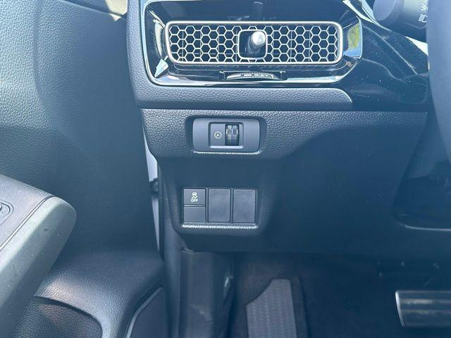 Photo of 2025 Platinum Honda Civic