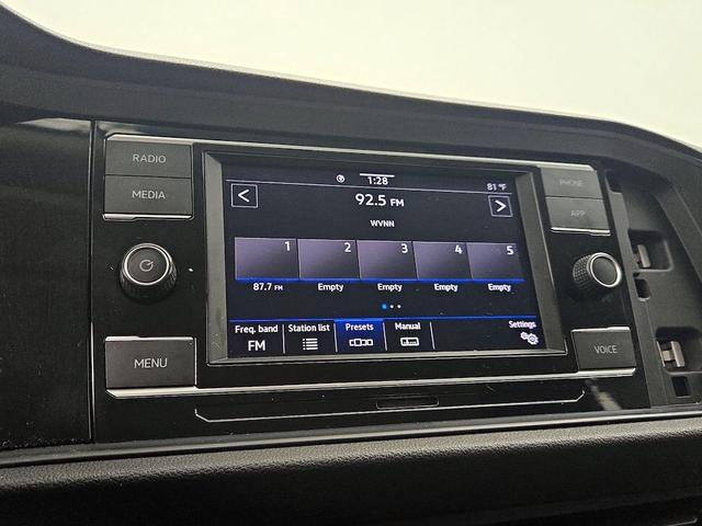 Photo of 2021 Gray Volkswagen Jetta