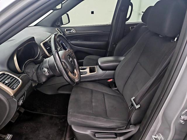 Photo of 2017 Silver Jeep Grand Cherokee