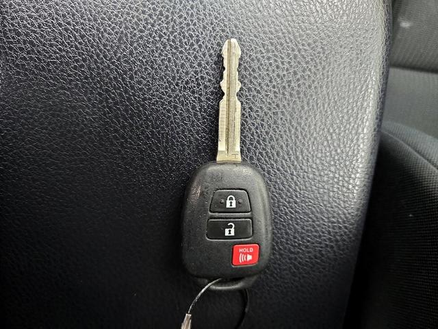 Photo of 2017 White Toyota RAV4
