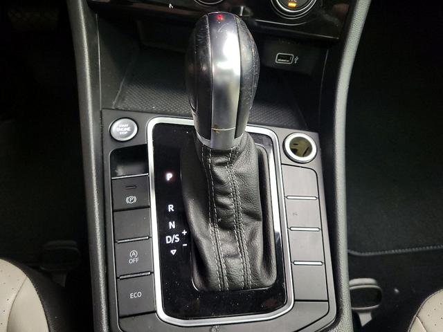 Photo of 2019 White Volkswagen Jetta